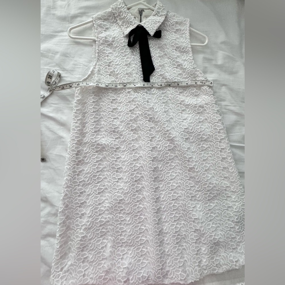Alice + Olivia Irene Lace Dress - Picture 7 of 8